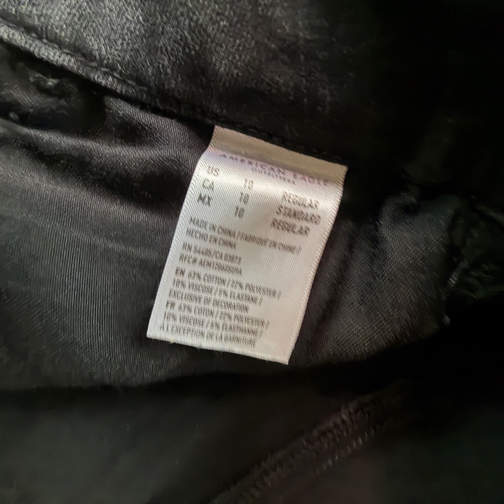 American Eagle Curvy High-Rise Skinny Jeans | Black Distressed | Size 10 - Picture 4 of 8